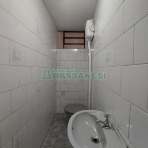 Loja com 270m², no bairro Kayser em Caxias do Sul para Alugar