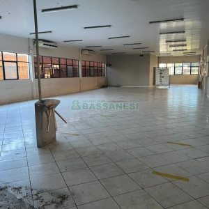 Pavilhão com 8000m², no bairro Santa Catarina em Caxias do Sul para Alugar