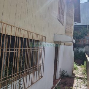 Casa com 204m², 3 dormitórios, 2 vagas, no bairro Centro em Caxias do Sul para Comprar
