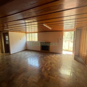 Casa com 204m², 3 dormitórios, 2 vagas, no bairro Centro em Caxias do Sul para Comprar