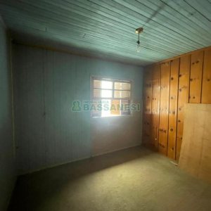 Casa com 204m², 3 dormitórios, 2 vagas, no bairro Centro em Caxias do Sul para Comprar