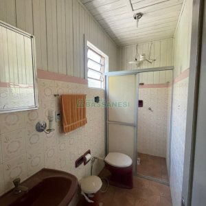 Casa com 204m², 3 dormitórios, 2 vagas, no bairro Centro em Caxias do Sul para Comprar