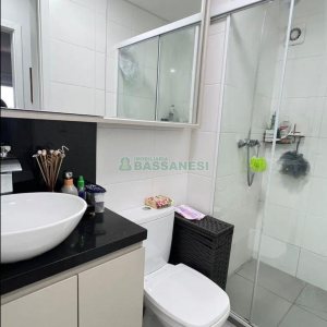Apartamento com 58m², 2 dormitórios, 1 vaga, no bairro Panazzolo em Caxias do Sul para Alugar