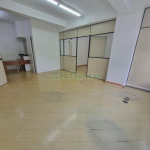 Sala com 70m², no bairro Centro em Caxias do Sul para Alugar