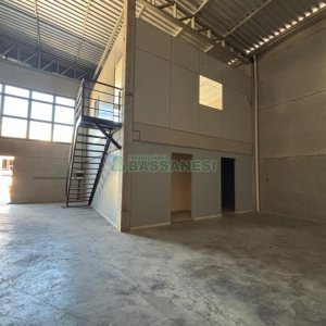 Pavilhão com 640m², no bairro Jardim das Hortências em Caxias do Sul para Alugar