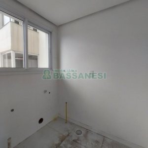 Apartamento com 85m², 2 dormitórios, 2 vagas, no bairro Pio X em Caxias do Sul para Alugar