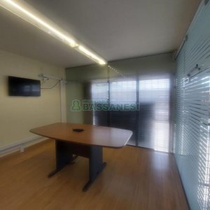 Loja com 306m², no bairro Santa Catarina em Caxias do Sul para Alugar