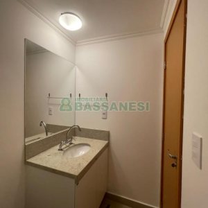 Apartamento com 45m², 1 dormitório, 1 vaga, no bairro Madureira em Caxias do Sul para Alugar