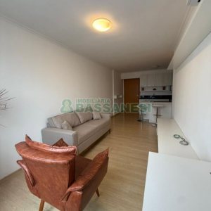 Apartamento com 45m², 1 dormitório, 1 vaga, no bairro Madureira em Caxias do Sul para Alugar