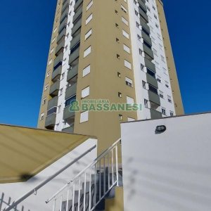 Apartamento com 54m², 2 dormitórios, 1 vaga, no bairro Santa Catarina em Caxias do Sul para Alugar