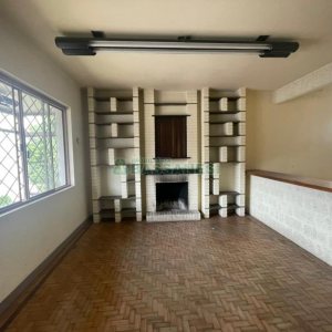 Casa com 300m², 4 dormitórios, 2 vagas, no bairro Cinqüentenário em Caxias do Sul para Comprar