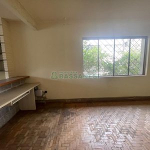 Casa com 300m², 4 dormitórios, 2 vagas, no bairro Cinqüentenário em Caxias do Sul para Comprar