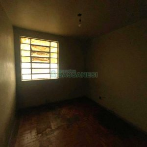 Casa com 300m², 4 dormitórios, 2 vagas, no bairro Cinqüentenário em Caxias do Sul para Comprar