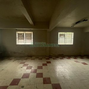 Casa com 300m², 4 dormitórios, 2 vagas, no bairro Cinqüentenário em Caxias do Sul para Comprar