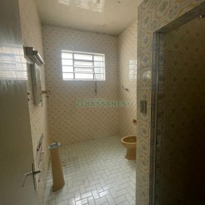 Casa com 300m², 4 dormitórios, 2 vagas, no bairro Cinqüentenário em Caxias do Sul para Comprar