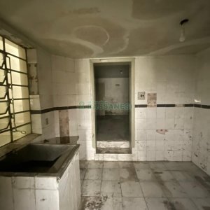 Casa com 300m², 4 dormitórios, 2 vagas, no bairro Cinqüentenário em Caxias do Sul para Comprar