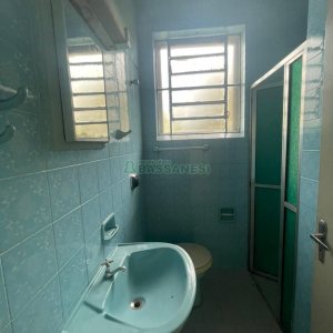 Casa com 300m², 4 dormitórios, 2 vagas, no bairro Cinqüentenário em Caxias do Sul para Comprar