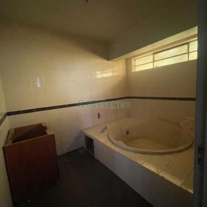 Casa com 300m², 4 dormitórios, 2 vagas, no bairro Cinqüentenário em Caxias do Sul para Comprar