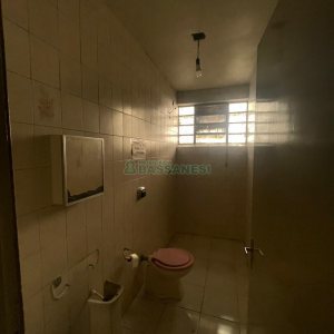 Casa com 300m², 4 dormitórios, 2 vagas, no bairro Cinqüentenário em Caxias do Sul para Comprar