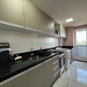 Apto Mobiliado com 50m², 2 dormitórios, 1 vaga, no bairro Jardelino Ramos em Caxias do Sul para Alugar