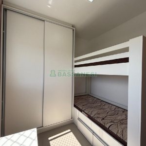 Apto Mobiliado com 50m², 2 dormitórios, 1 vaga, no bairro Jardelino Ramos em Caxias do Sul para Alugar