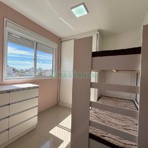 Apto Mobiliado com 50m², 2 dormitórios, 1 vaga, no bairro Jardelino Ramos em Caxias do Sul para Alugar