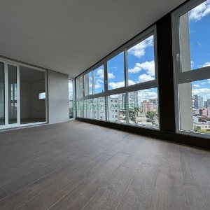 Apartamento com 230m², 3 dormitórios, 3 vagas, no bairro Centro em Caxias do Sul para Alugar