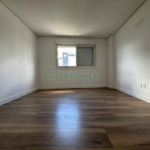 Apartamento com 230m², 3 dormitórios, 3 vagas, no bairro Centro em Caxias do Sul para Alugar