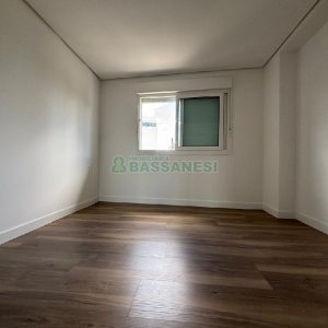 Apartamento com 230m², 3 dormitórios, 3 vagas, no bairro Centro em Caxias do Sul para Alugar