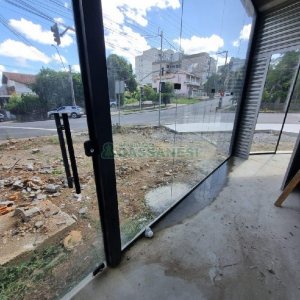 Loja com 360m², no bairro Cruzeiro em Caxias do Sul para Alugar