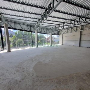 Loja com 360m², no bairro Cruzeiro em Caxias do Sul para Alugar