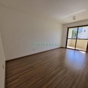 Apartamento com 80m², 2 dormitórios, 1 vaga, no bairro Pio X em Caxias do Sul para Alugar