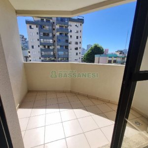Apartamento com 80m², 2 dormitórios, 1 vaga, no bairro Pio X em Caxias do Sul para Alugar