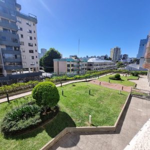 Apartamento com 80m², 2 dormitórios, 1 vaga, no bairro Pio X em Caxias do Sul para Alugar