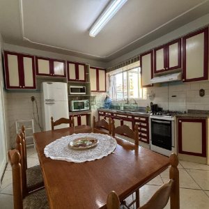 Apto Mobiliado com 110m², 3 dormitórios, no bairro São Pelegrino em Caxias do Sul para Alugar