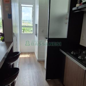Apartamento com 65m², 2 dormitórios, 1 vaga, no bairro Desvio Rizzo em Caxias do Sul para Comprar