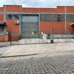 Pavilhão com 582m², no bairro Fatima em Caxias do Sul para Alugar