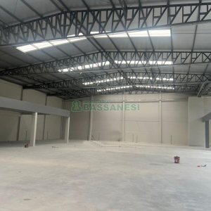 Pavilhão com 1120m², no bairro Jardim das Hortências em Caxias do Sul para Alugar