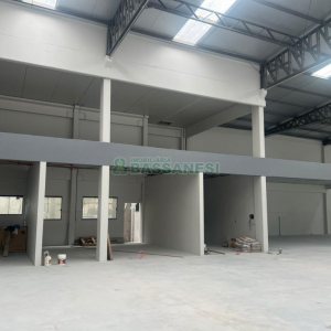Pavilhão com 1120m², no bairro Jardim das Hortências em Caxias do Sul para Alugar