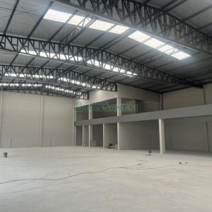 Pavilhão com 1120m², no bairro Jardim das Hortências em Caxias do Sul para Alugar