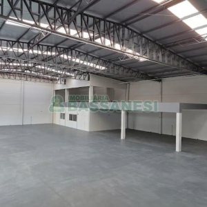 Pavilhão com 1120m², no bairro Jardim das Hortências em Caxias do Sul para Alugar