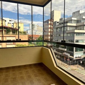 Apartamento com 124m², 3 dormitórios, 1 vaga, no bairro Centro em Caxias do Sul para Comprar