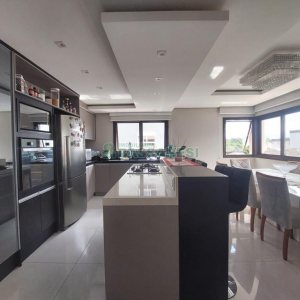 Apto Mobiliado com 185m², 3 dormitórios, 2 vagas, no bairro Vinhedos em Caxias do Sul para Alugar