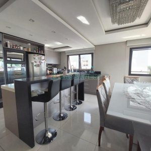 Apto Mobiliado com 185m², 3 dormitórios, 2 vagas, no bairro Vinhedos em Caxias do Sul para Alugar