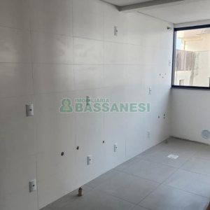 Kitinete com 40m², 1 dormitório, no bairro São Pelegrino em Caxias do Sul para Comprar