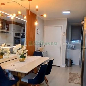 Apartamento com 55m², 2 dormitórios, 1 vaga, no bairro Vinhedos em Caxias do Sul para Comprar