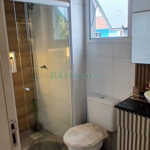 Apartamento com 55m², 2 dormitórios, 1 vaga, no bairro Vinhedos em Caxias do Sul para Comprar