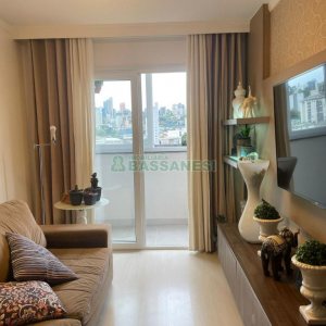 Apartamento com 65m², 2 dormitórios, 2 vagas, no bairro Pio X em Caxias do Sul para Comprar