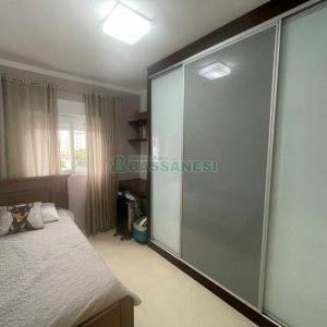 Apartamento com 65m², 2 dormitórios, 2 vagas, no bairro Pio X em Caxias do Sul para Comprar