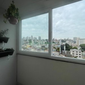 Apartamento com 65m², 2 dormitórios, 2 vagas, no bairro Pio X em Caxias do Sul para Comprar